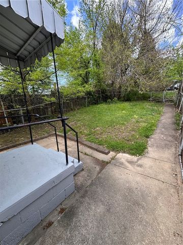 1418 Beckham St, Perry Hilltop, PA 15212