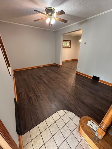 1418 Beckham St, Perry Hilltop, PA 15212