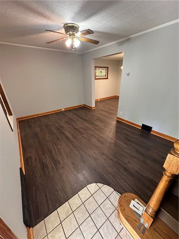 1418 Beckham St, Perry Hilltop, PA 15212