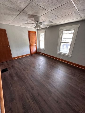 1418 Beckham St, Perry Hilltop, PA 15212