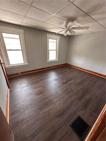 1418 Beckham St, Perry Hilltop, PA 15212
