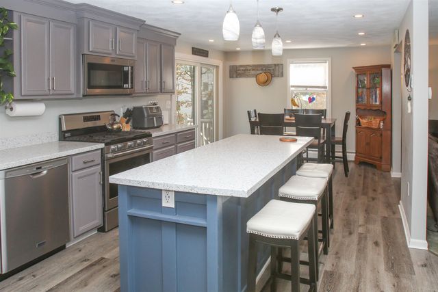 2 Skunk Road, Merrimac, MA 01860