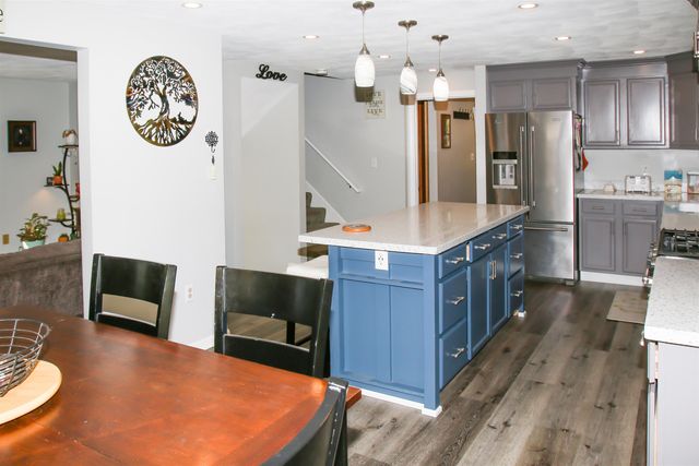 2 Skunk Road, Merrimac, MA 01860
