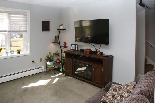 2 Skunk Road, Merrimac, MA 01860