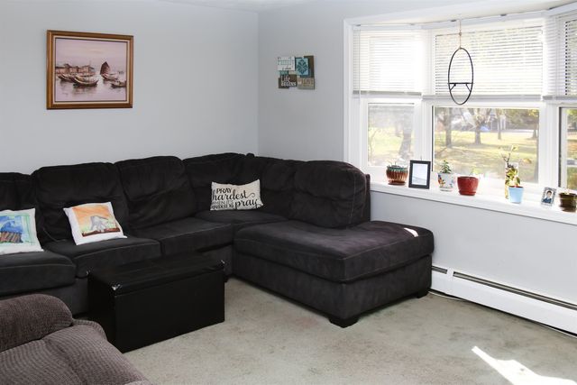 2 Skunk Road, Merrimac, MA 01860