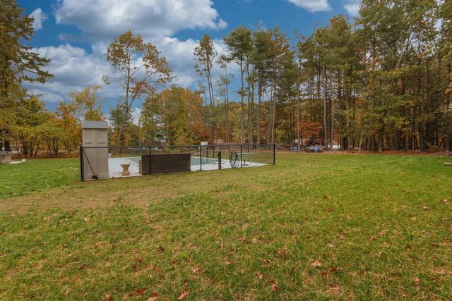2 Skunk Road, Merrimac, MA 01860