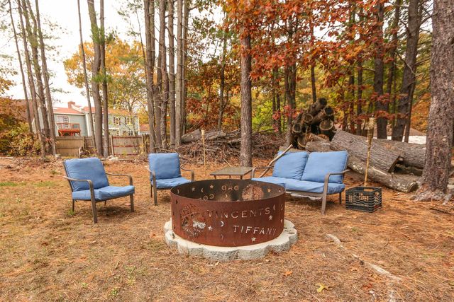 2 Skunk Road, Merrimac, MA 01860