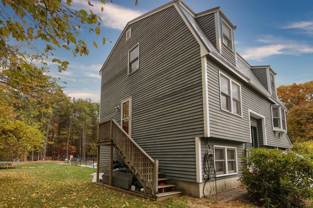 2 Skunk Road, Merrimac, MA 01860