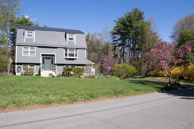 2 Skunk Road, Merrimac, MA 01860