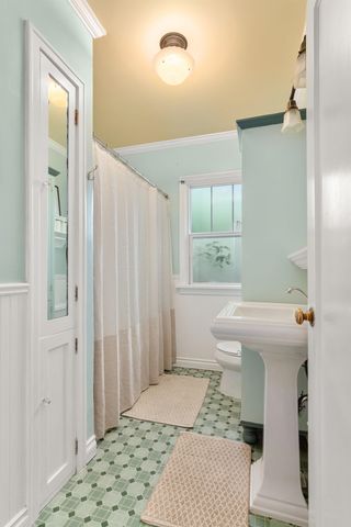 1907 S Cedar St, Spokane, WA 99203