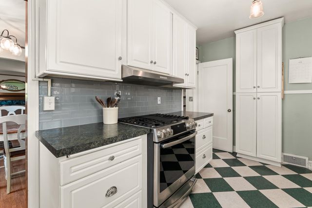 1907 S Cedar St, Spokane, WA 99203