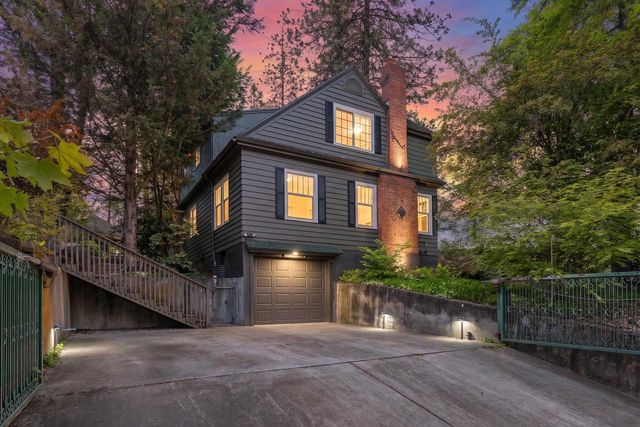1907 S Cedar St, Spokane, WA 99203