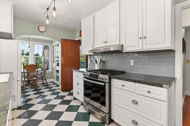 1907 S Cedar St, Spokane, WA 99203