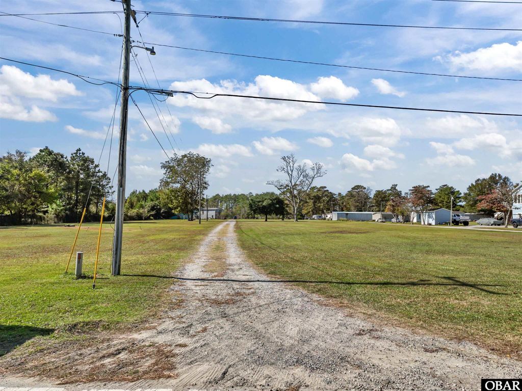 Image 2 of property listing at 7636 Shipyard Road, Manns Harbor, NC 23168