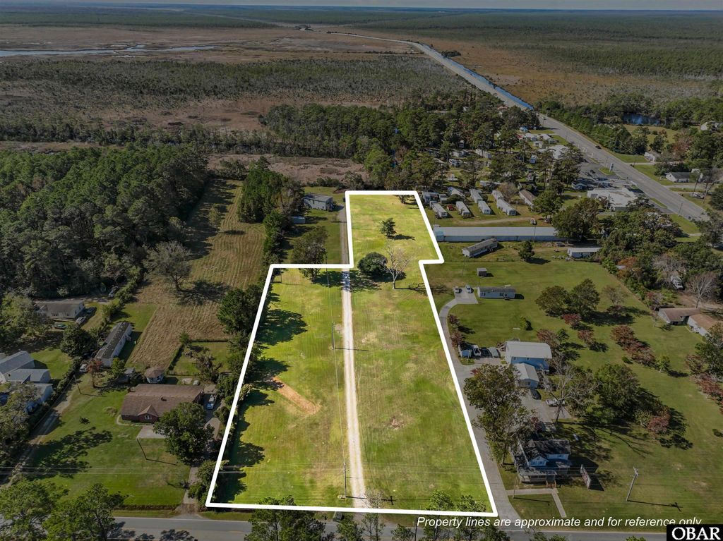 Image 9 of property listing at 7636 Shipyard Road, Manns Harbor, NC 23168