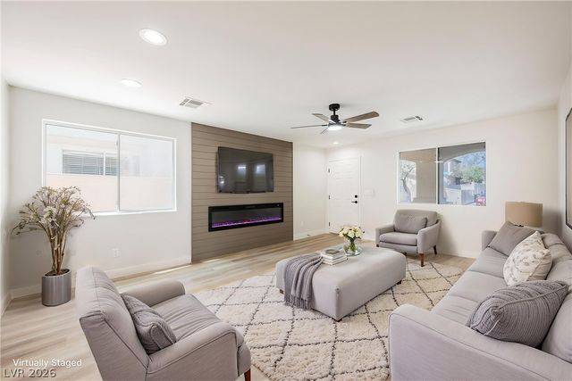 11978 Camden Brook Street, Las Vegas, NV 89183