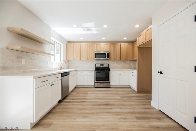 11978 Camden Brook Street, Las Vegas, NV 89183