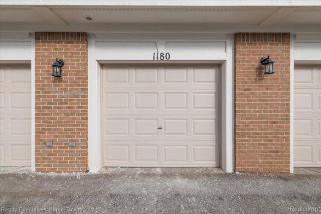 1180 Alameda Boulevard, Troy, MI 48085