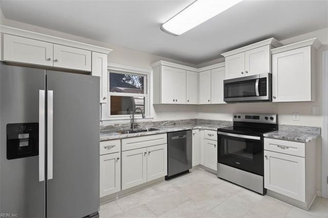 3 Roosevelt DR, Newport News, VA 23608