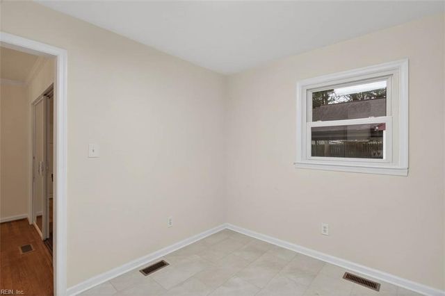 3 Roosevelt DR, Newport News, VA 23608