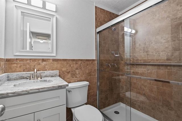 3 Roosevelt DR, Newport News, VA 23608