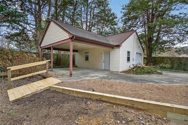 3 Roosevelt DR, Newport News, VA 23608