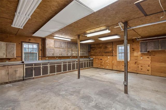 3 Roosevelt DR, Newport News, VA 23608