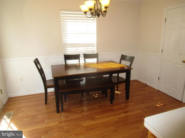 7911 HEATHERLEIGH PL, White Plains, MD 20695