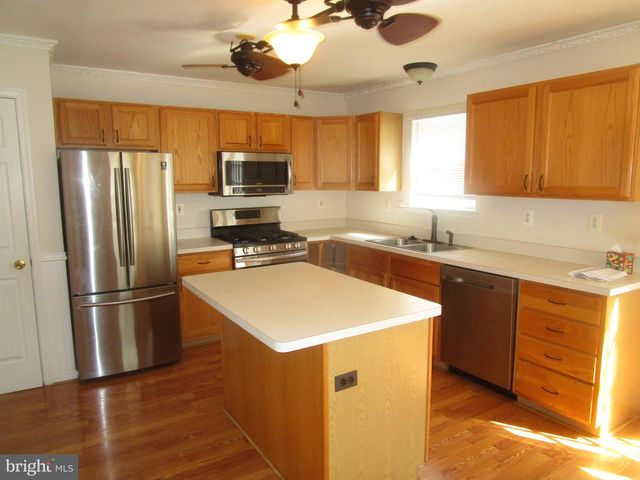7911 HEATHERLEIGH PL, White Plains, MD 20695