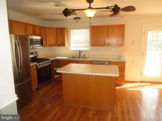 7911 HEATHERLEIGH PL, White Plains, MD 20695