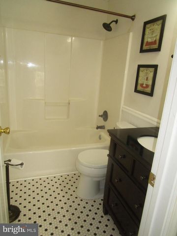 7911 HEATHERLEIGH PL, White Plains, MD 20695