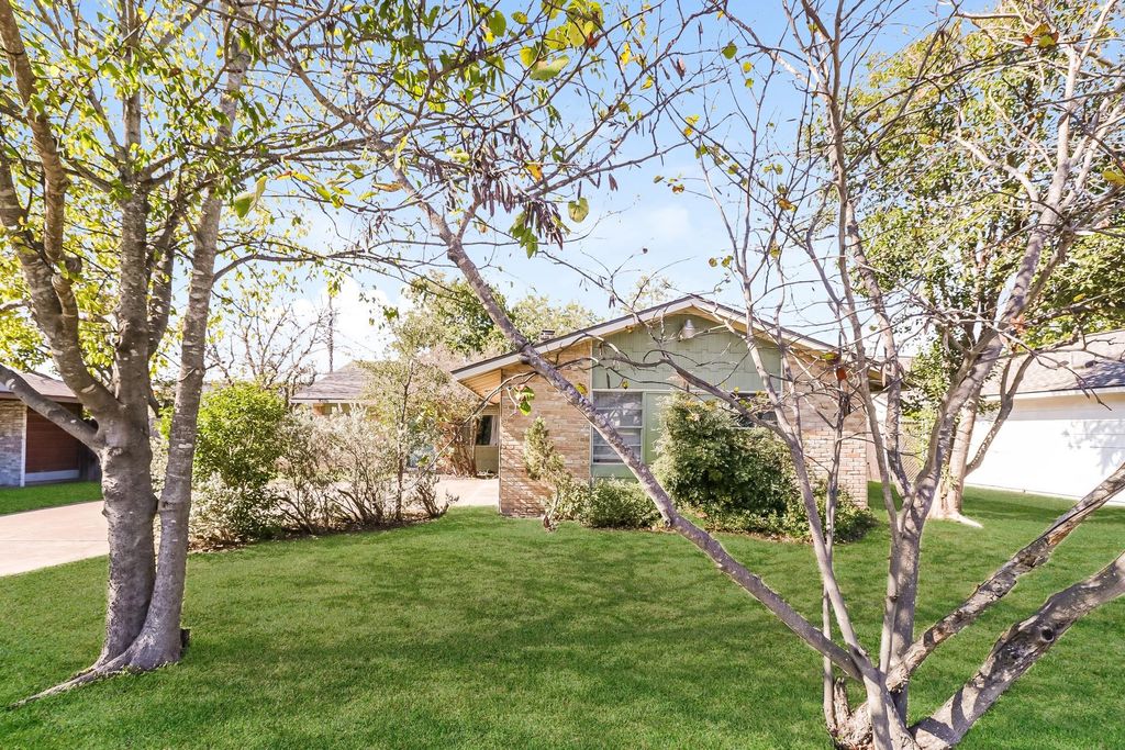 8116 Exmoor DR B, Austin, TX 78757