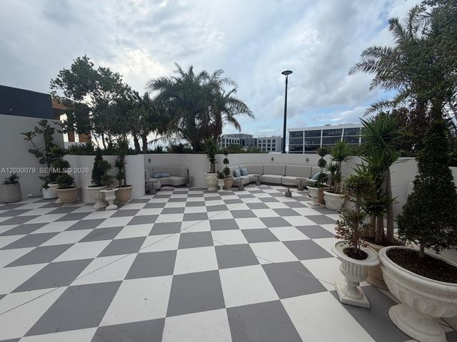 2700 NW 2nd Ave 606, Miami, FL 33127