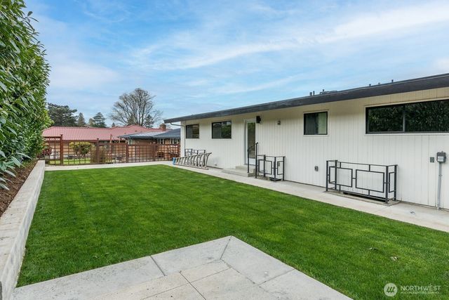 2425 NW Blue Ridge Drive, Seattle, WA 98177