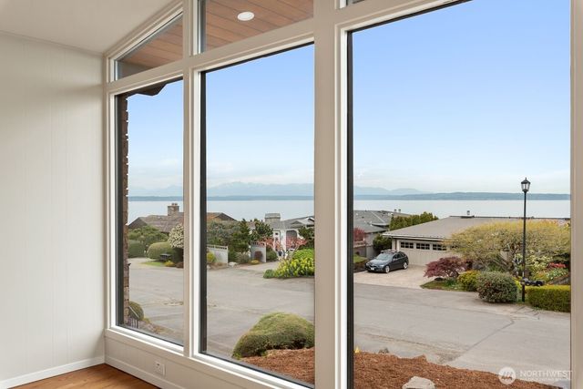 2425 NW Blue Ridge Drive, Seattle, WA 98177