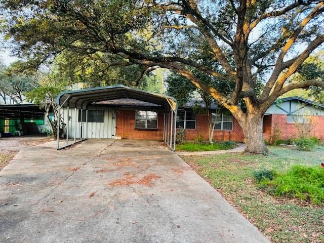 3633 County Road 211 Sparks Rd, Bay City, TX 77414