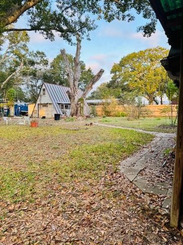 3633 County Road 211 Sparks Rd, Bay City, TX 77414