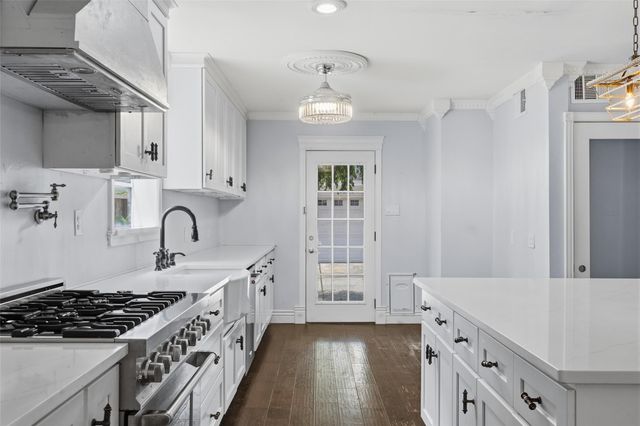 3058 Locke, Houston, TX 77019