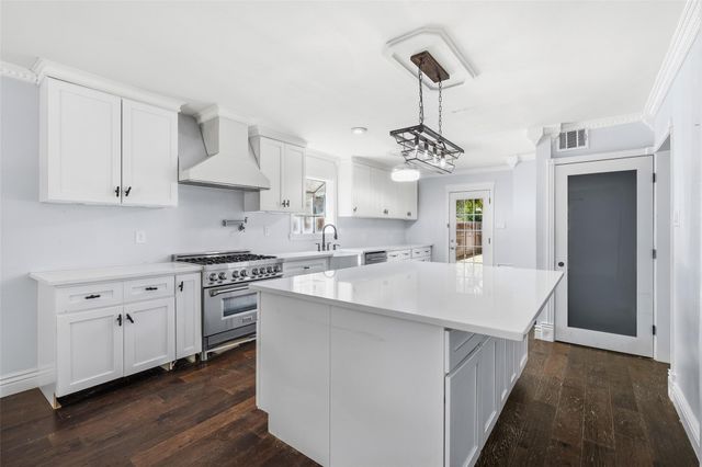 3058 Locke, Houston, TX 77019