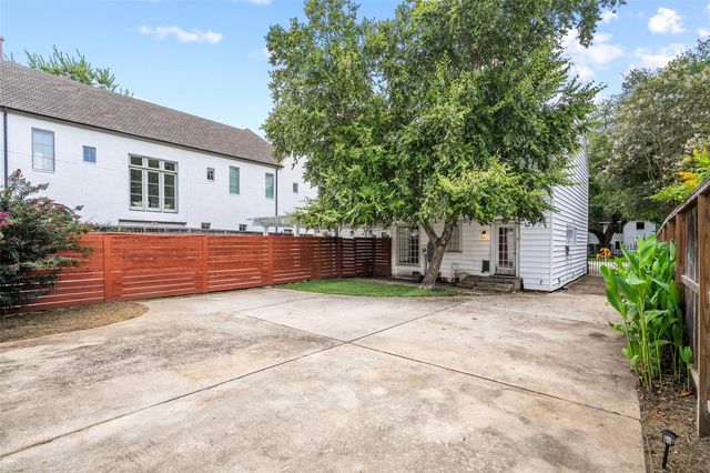 3058 Locke, Houston, TX 77019