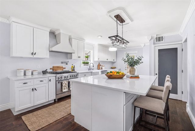 3058 Locke, Houston, TX 77019