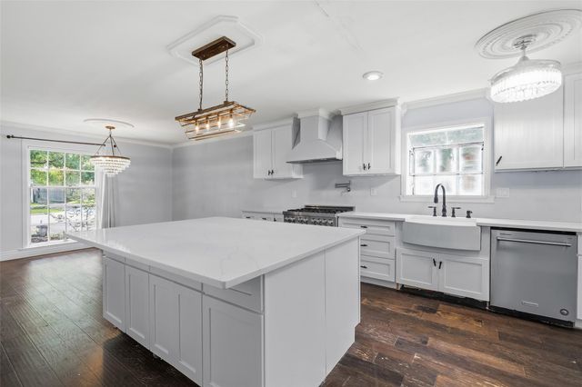 3058 Locke, Houston, TX 77019