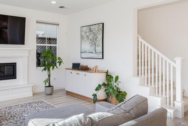 7448 Wendy Dr, Rohnert Park, CA 94928