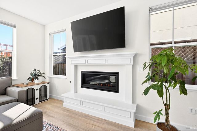 7448 Wendy Dr, Rohnert Park, CA 94928