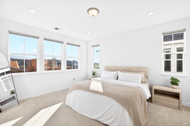 7448 Wendy Dr, Rohnert Park, CA 94928