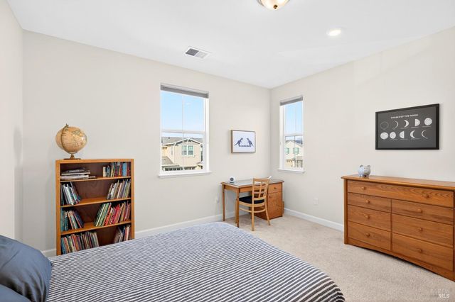 7448 Wendy Dr, Rohnert Park, CA 94928