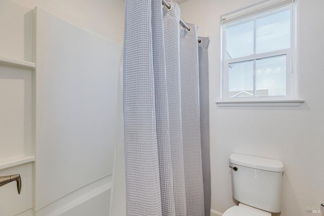 7448 Wendy Dr, Rohnert Park, CA 94928