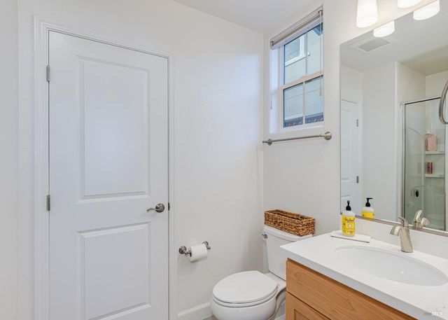 7448 Wendy Dr, Rohnert Park, CA 94928