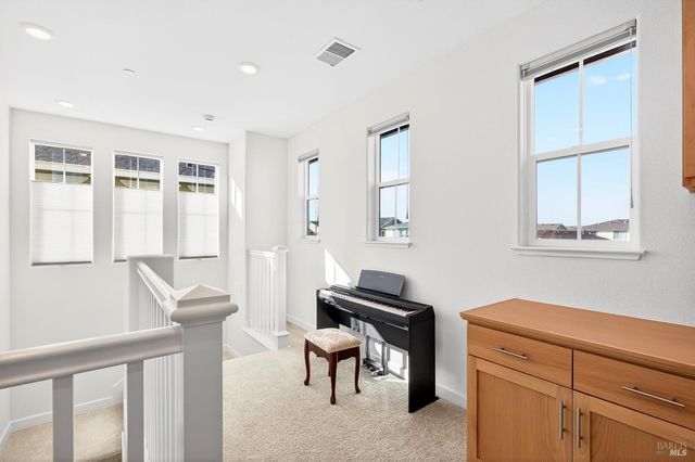 7448 Wendy Dr, Rohnert Park, CA 94928