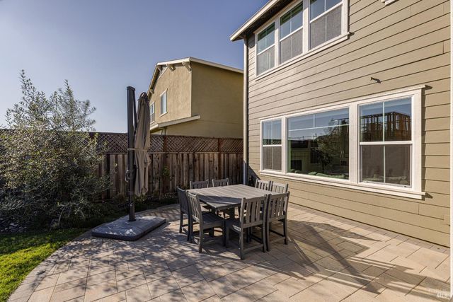 7448 Wendy Dr, Rohnert Park, CA 94928